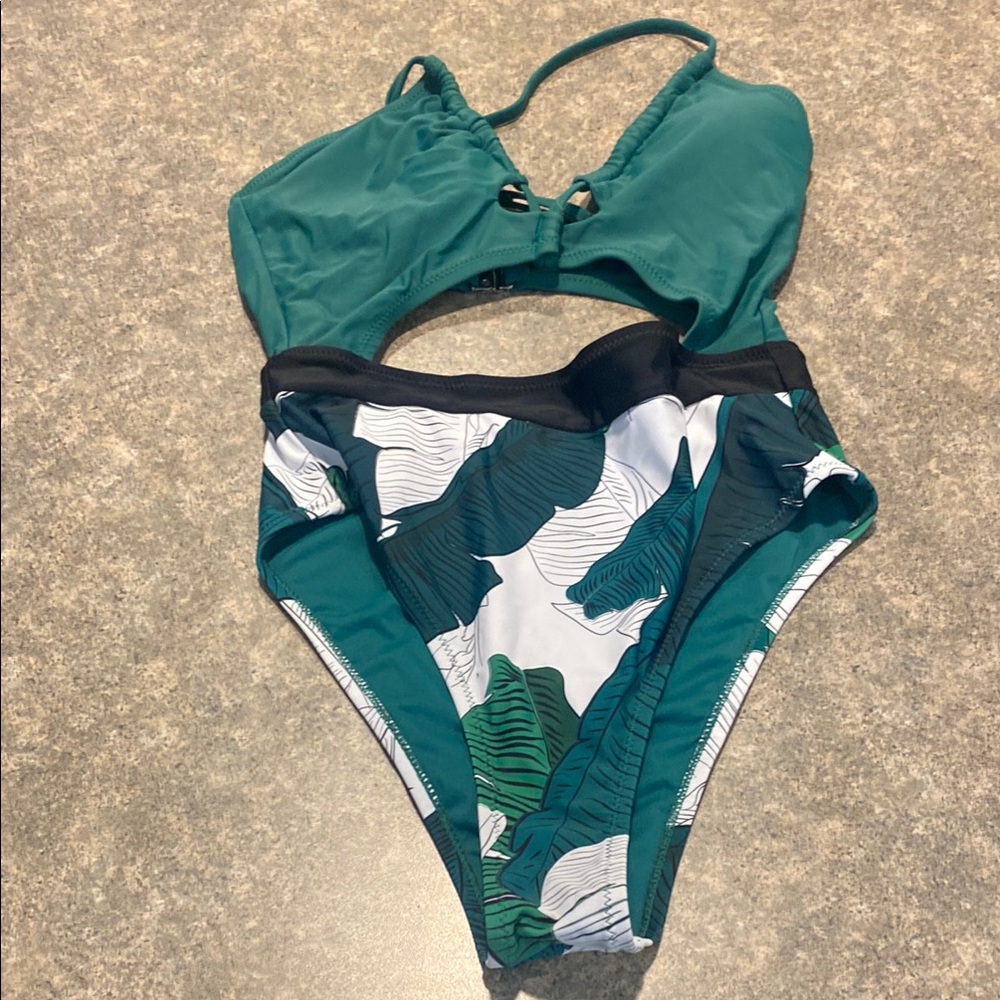 Cupshe Teal and White Leaf Print Bikini